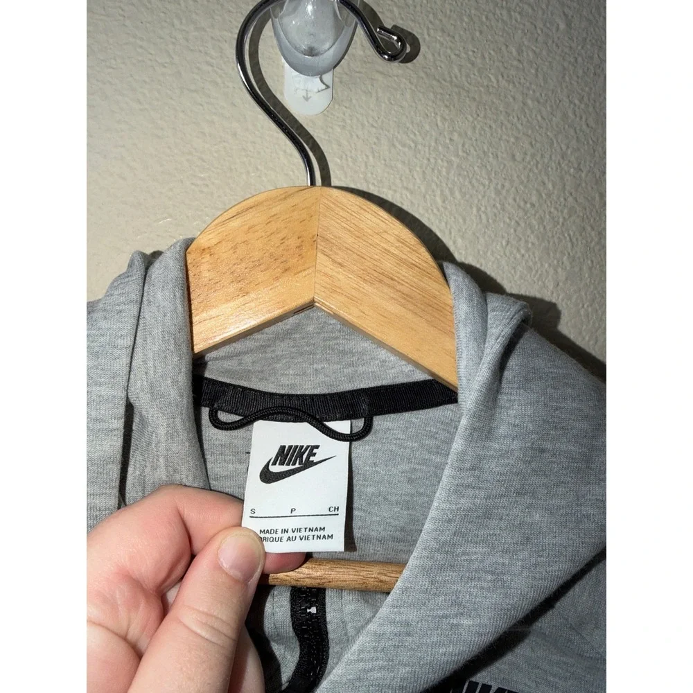 Boys Nike Tech Hooded Jacket Size Small